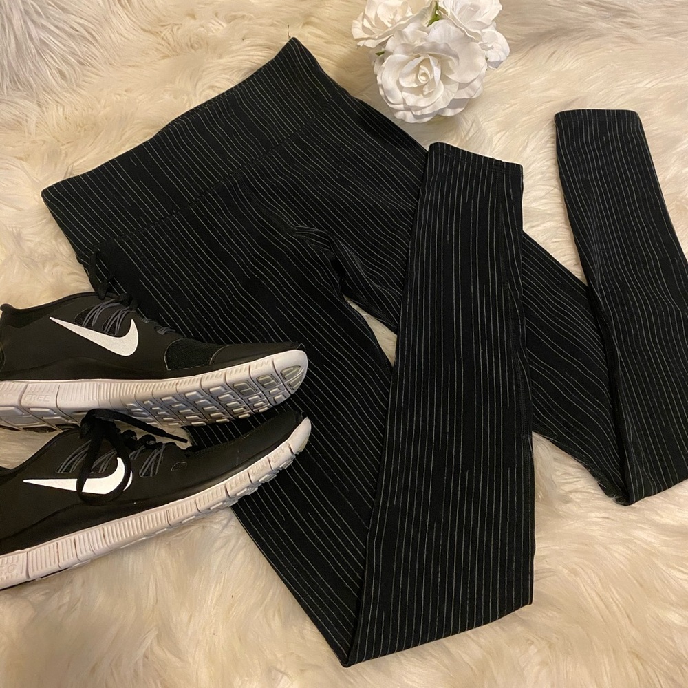 BROOKE TAYLORS PEN STRIPE YOGA LEGGINGS